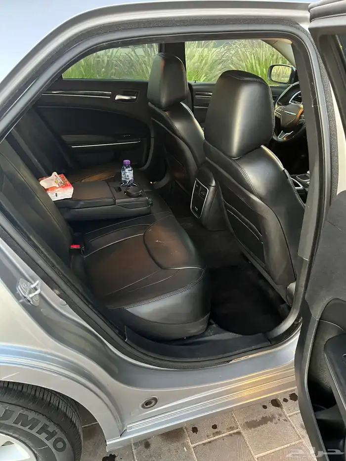 كرايسلر 300c نضيف ممشى قليل 11