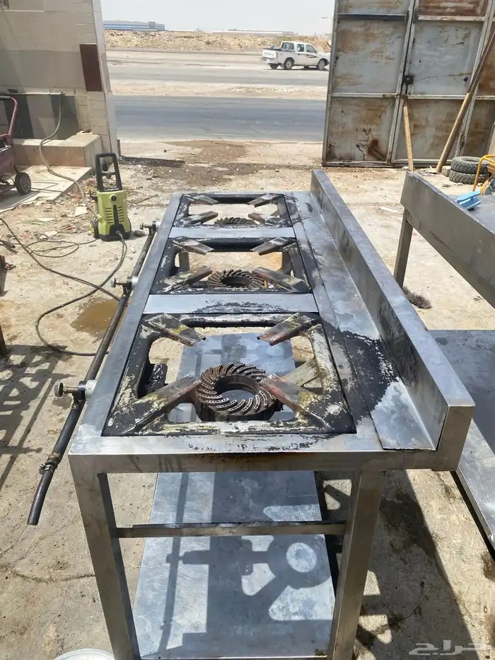 غاز ثلاث عيون عدد ثنين مع طاوله ستيل 0