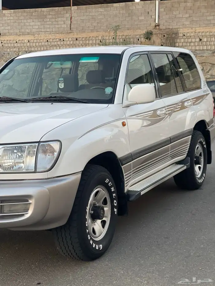 لاندكروزر 20002 1