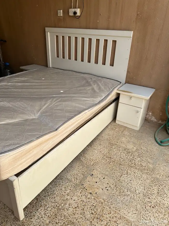 غرفة نوم مستعملة بدون دولاب 3