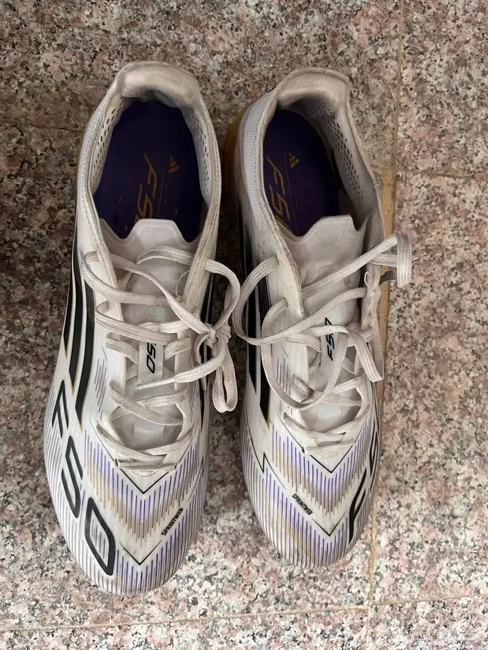 حذيان كوره للبيع f50 4