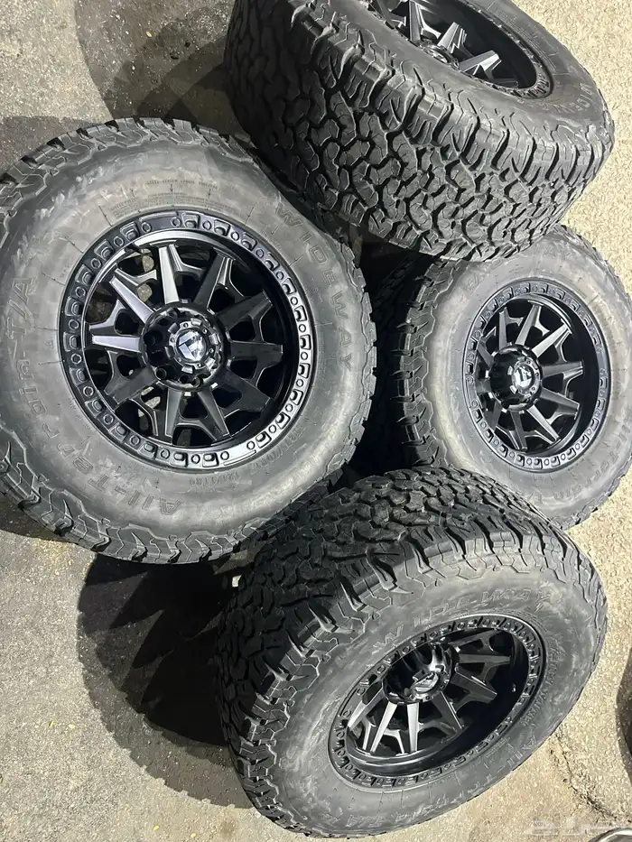 جنوط فيول فرد f150 مع كفرات نص حجري مقاس 17 0