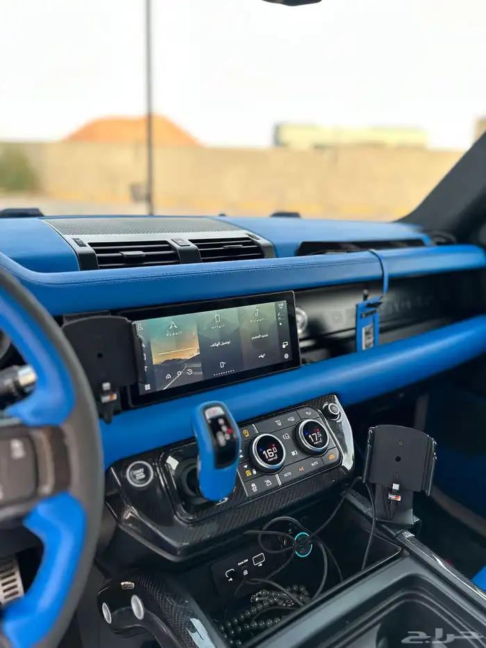 ديفندر HSE 2021 V6 اوربن 33