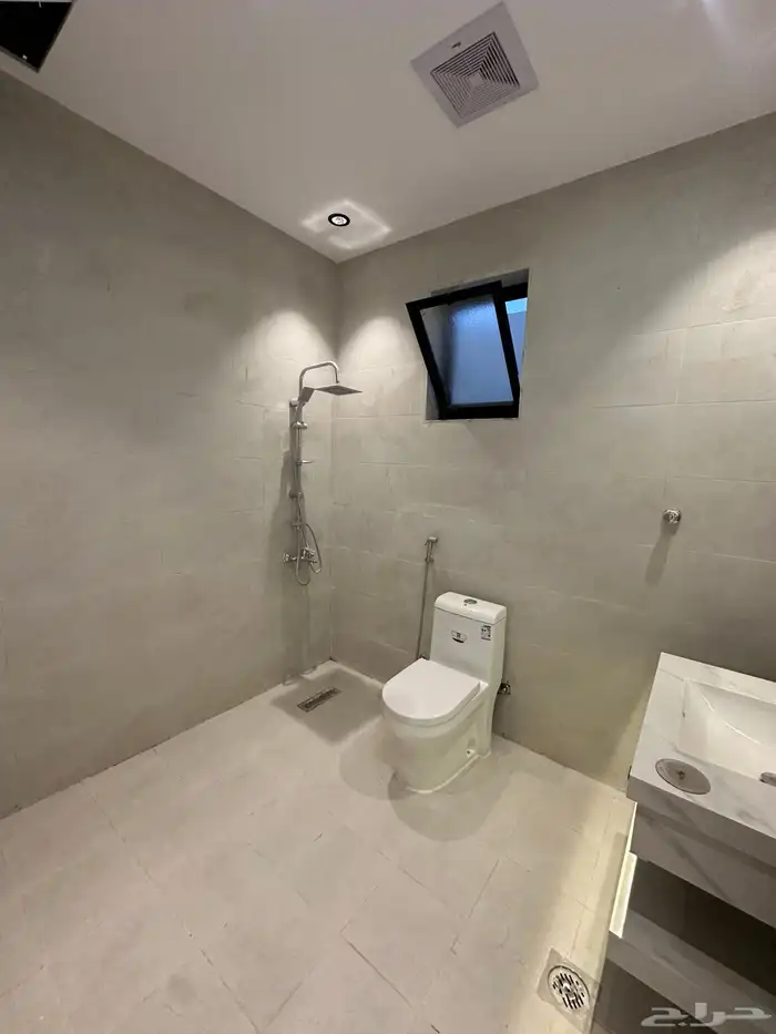 دور للبيع في الحمرا 6