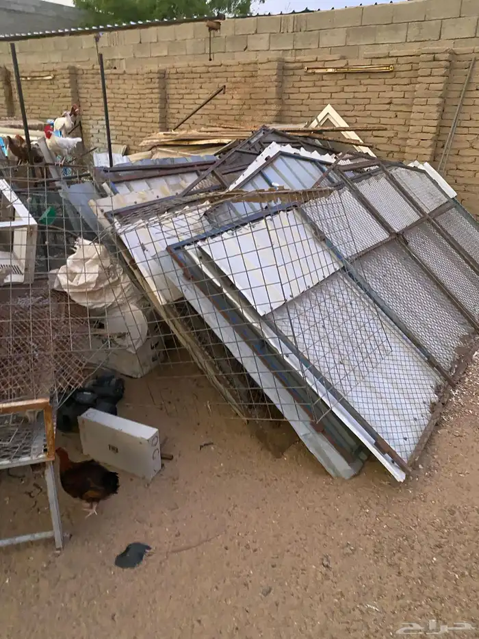 صنادق حديد وشبوك دجاج ودباب ومعالف 1