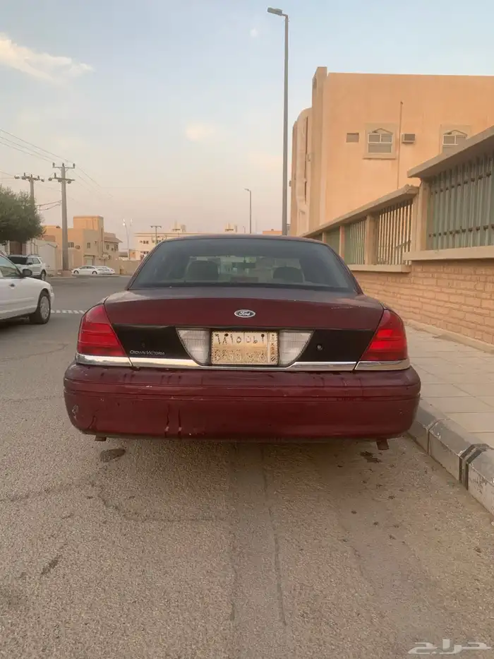 فورد كراون فيكتوريا 2009 3
