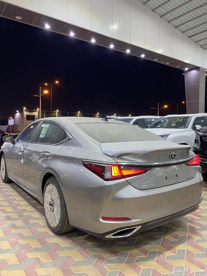 لكزس Es 350 cc المديل 2025 جديد 22