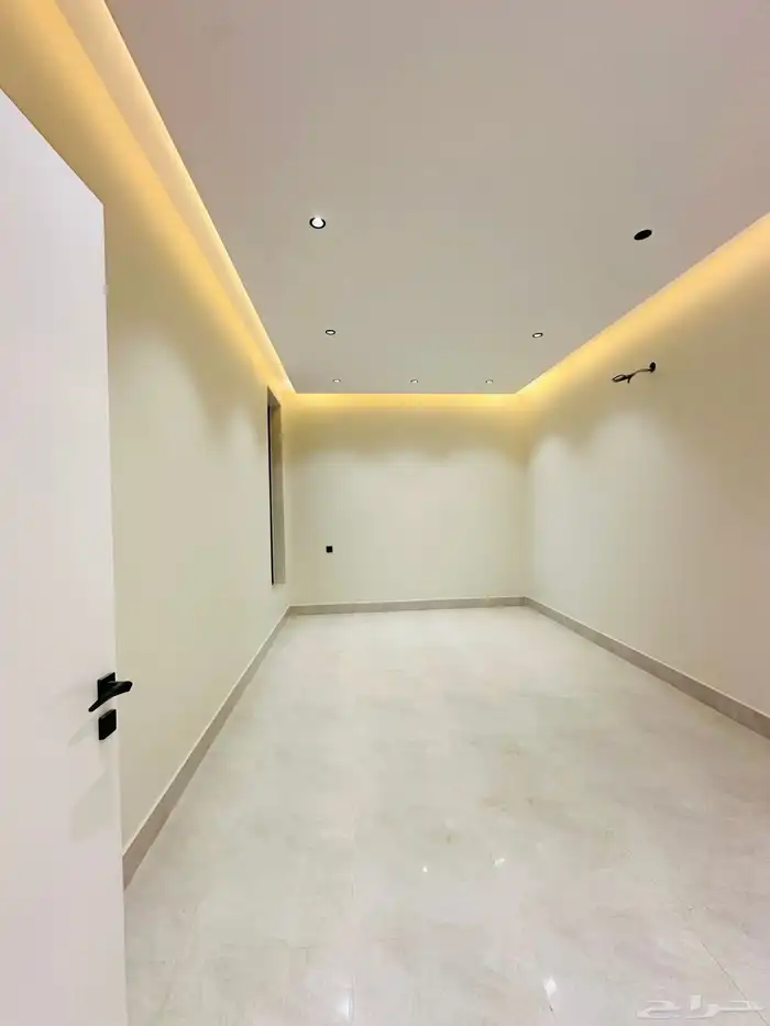 للبيع دور ارضي بمدخل سياره6غرف220متر بالمحاله 9