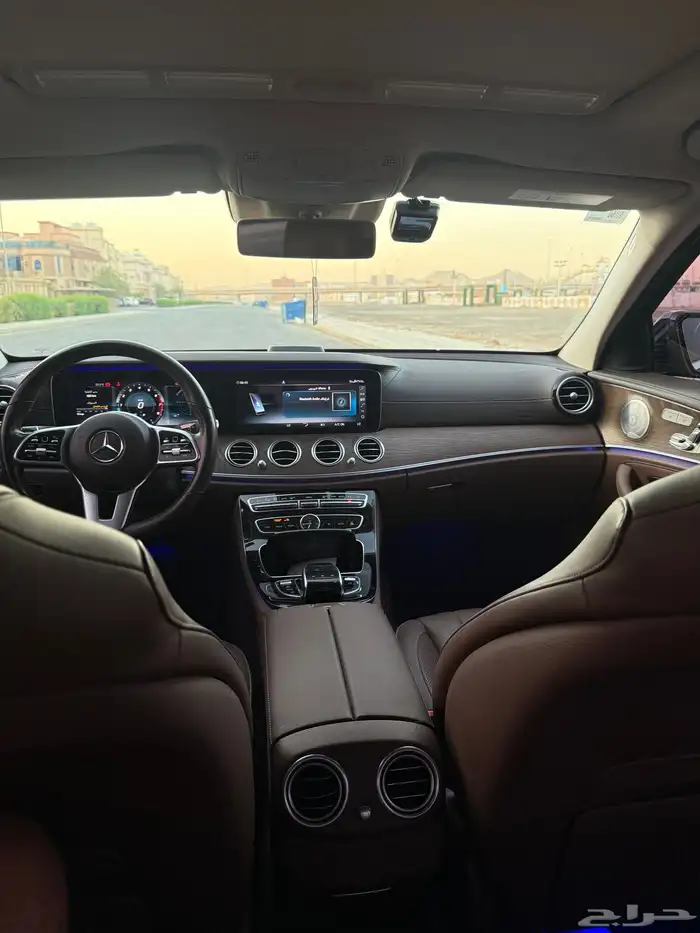 مرسيدس للبيع E300 اللون كحلي 2020 24