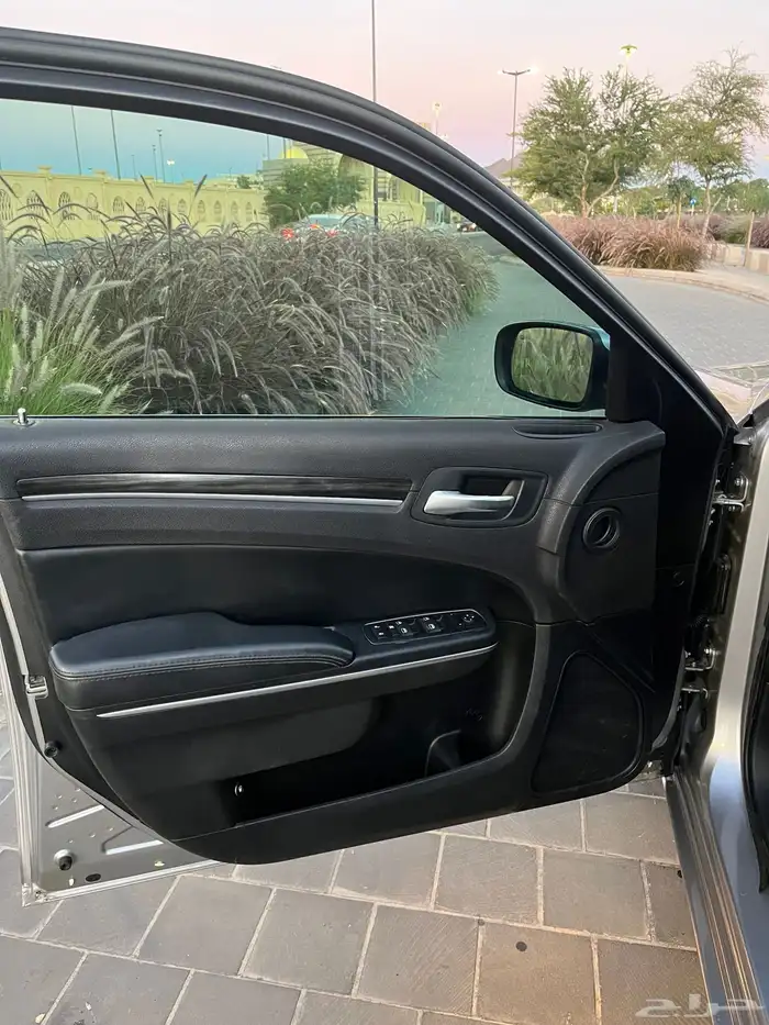 كرايسلر 300c نضيف ممشى قليل 18