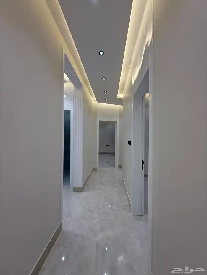 للبيع روفات علويه وادوار ارضيه طريق المدينه العسكريه 31