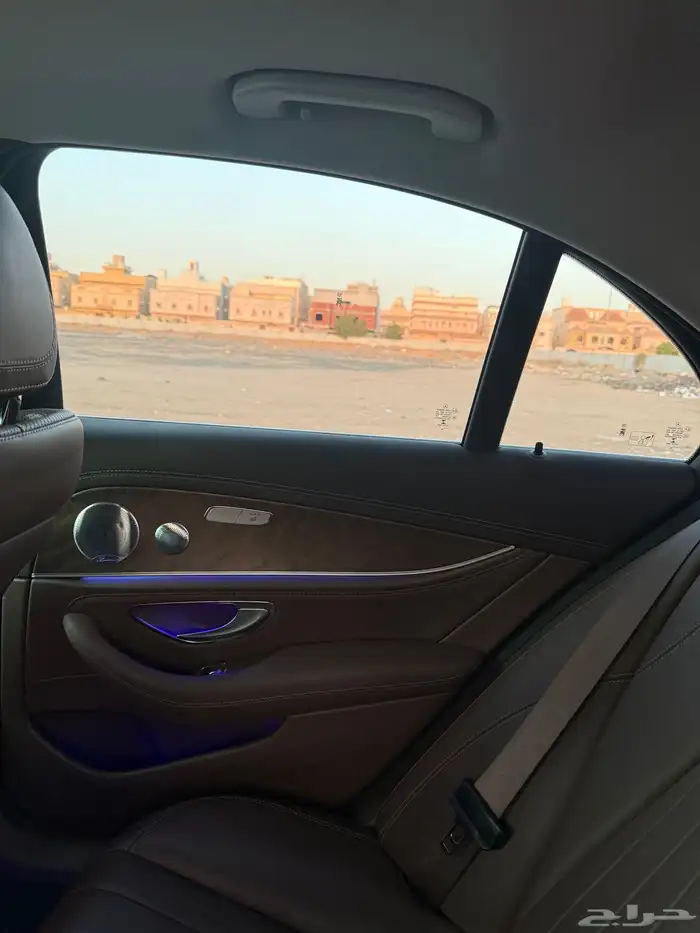 مرسيدس للبيع E300 اللون كحلي 2020 22