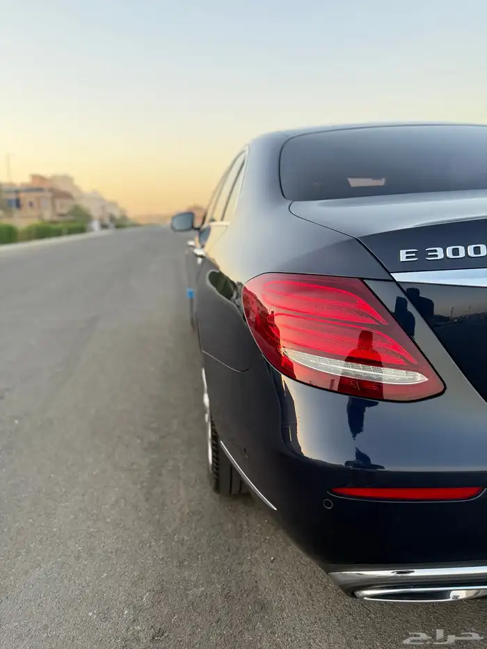 مرسيدس للبيع E300 اللون كحلي 2020 8
