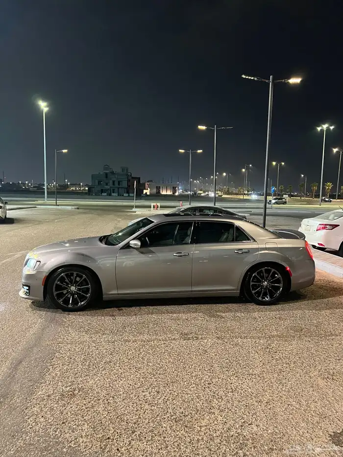 كرايسلر 2014 فل كامل مرهمه srt 2022 الممشى 300 الف v8 5