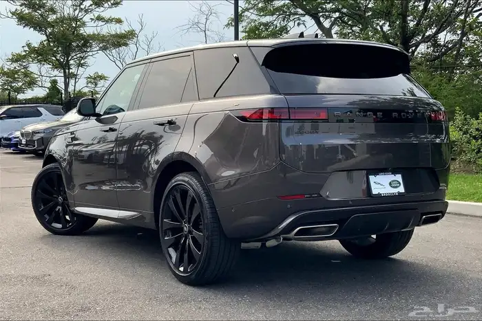 2025 Range Rover Sport Dynamic شبه جديد بسعر ممتاز 8