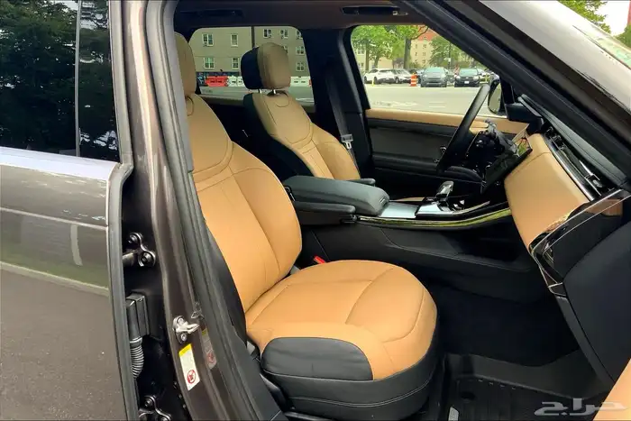 2025 Range Rover Sport Dynamic شبه جديد بسعر ممتاز 6