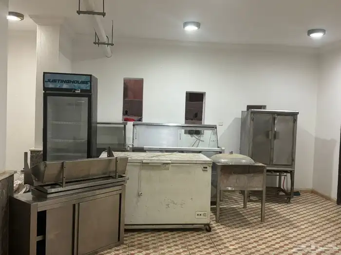 ثلاجات واجهزات مطعم كامله 1