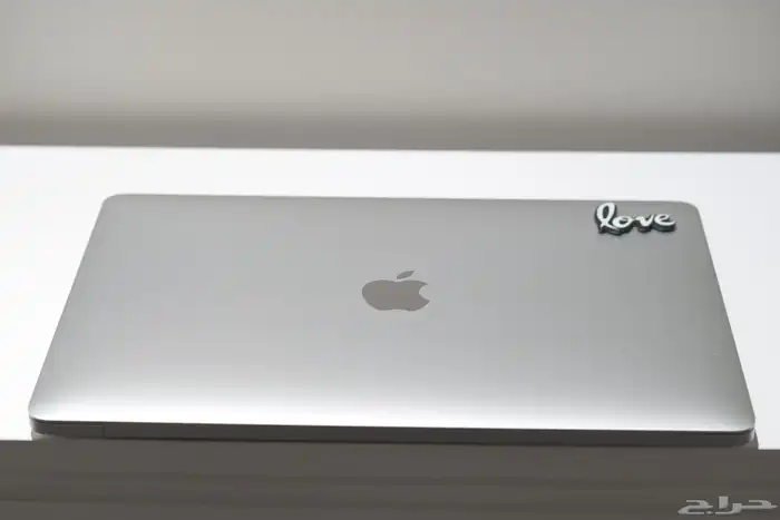 لابتوب ماك بوك برو نظيف للبيع 0