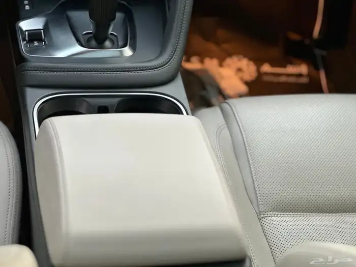 جاكوار E PACE شبه جديد 2020 50