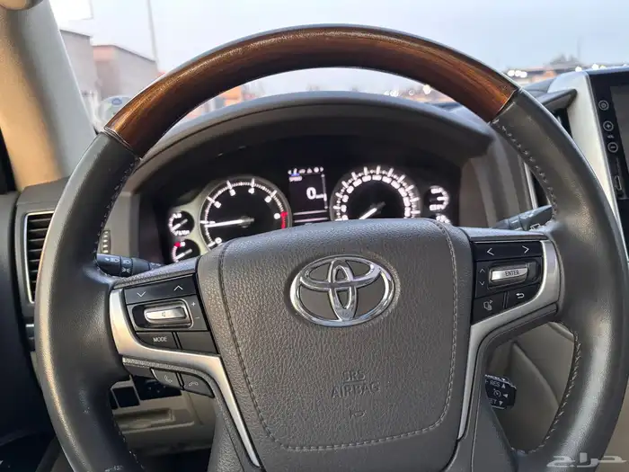 لاندكروزر VXR 2016 37