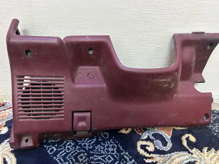 قطع هايلكس 91-97 داخليه حمراء الاسعار عالخاص 18