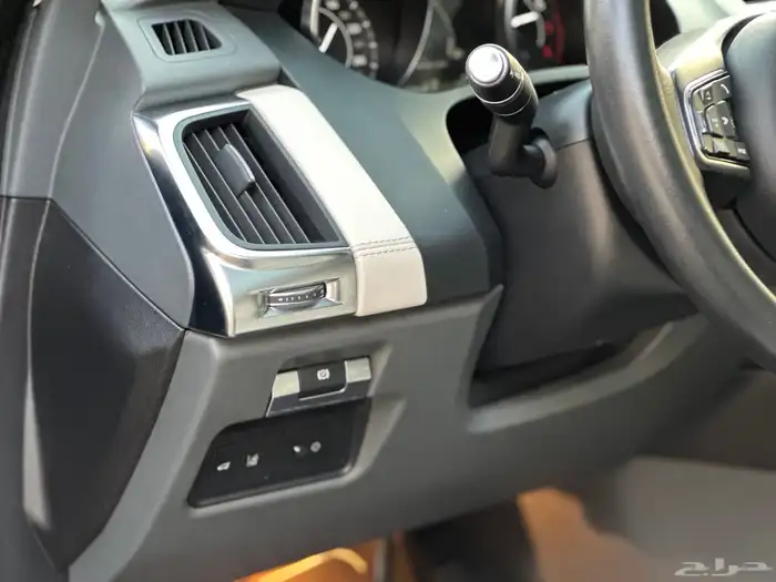 جاكوار E PACE شبه جديد 2020 32
