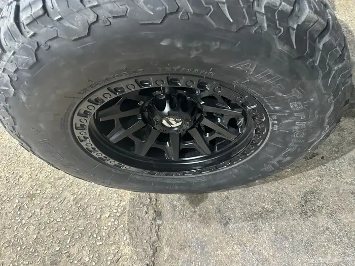 جنوط فيول فرد f150 مع كفرات نص حجري مقاس 17 1