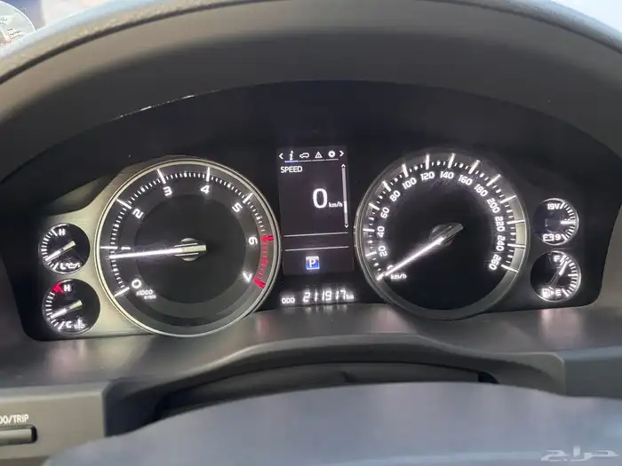 لاندكروزر VXR 2016 39