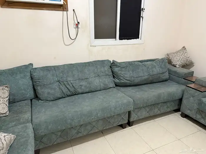 كنب 7 قطع مع طاولة طقم 2