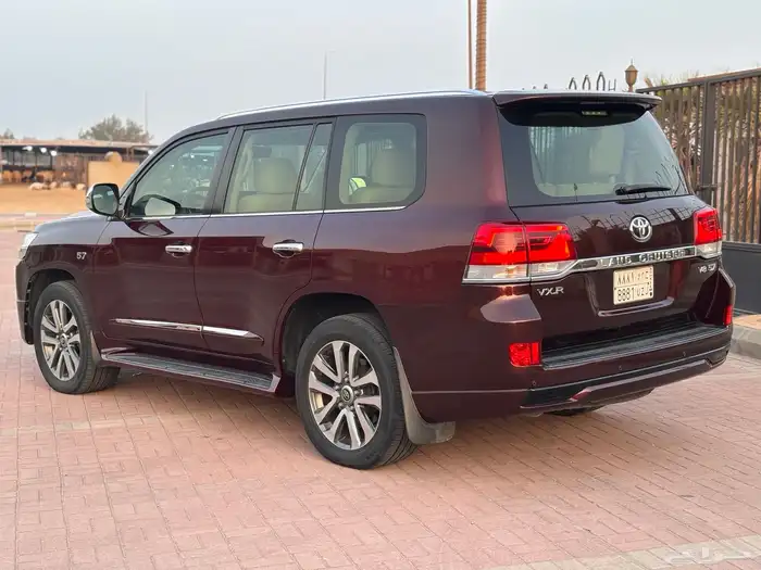 لاندكروزر VXR 2016 49
