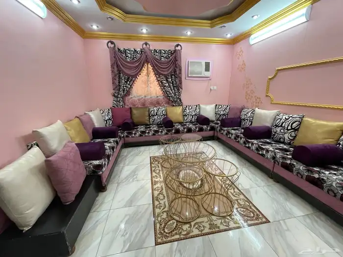 طقم كنب مجلس نسائي للبيع 0