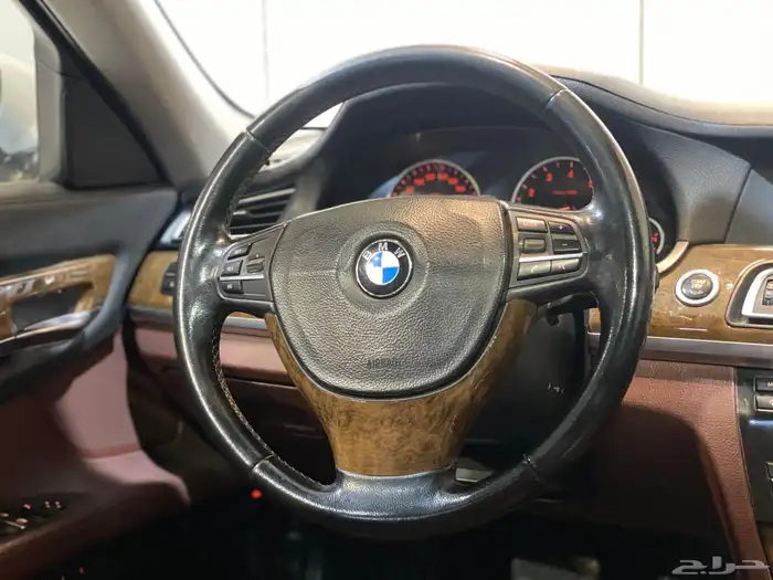 بي ام دبليو 730Li 2012 بحالة نظيفة 9