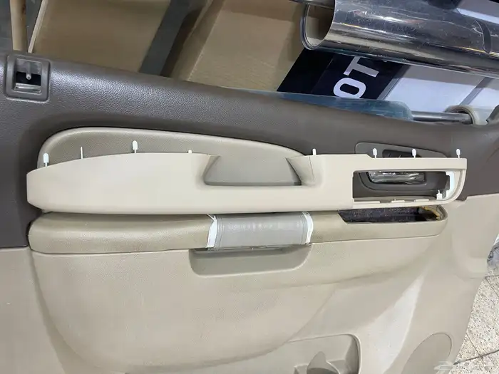 مقبض الباب الداخلي جمس تاهو 1