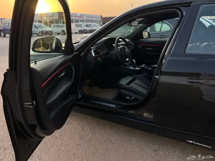 بي ام دبليو الفئة الثالثة BMW (2018) 320i A F30 17