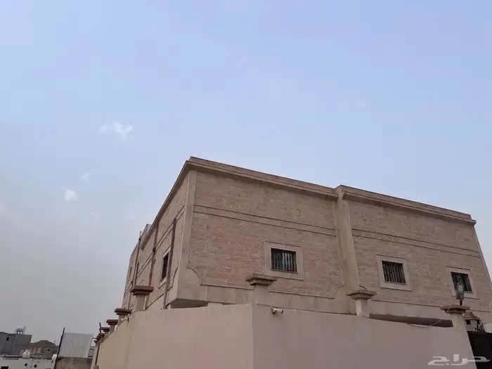 فيلا وثلاث شقق 1
