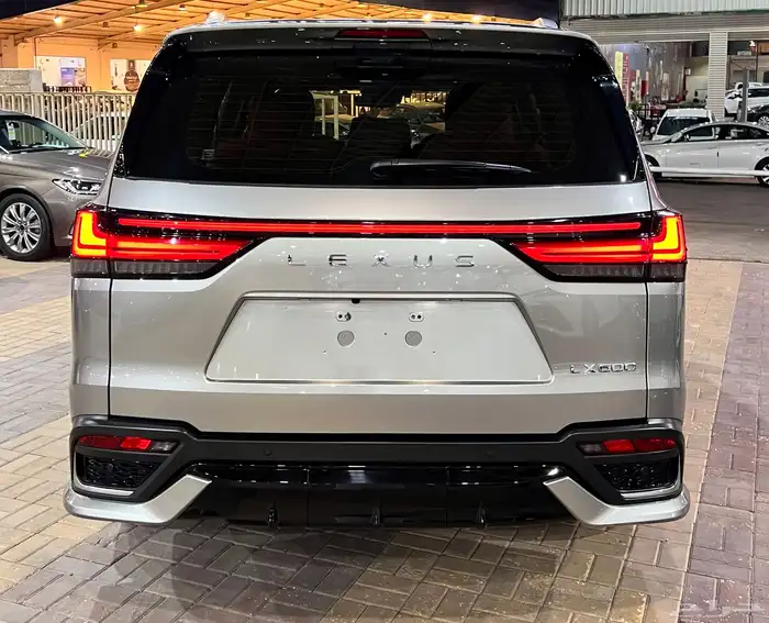 لكزس LX 600 موديل 2024 ( F SPORT) عبداللطيف جميل 4