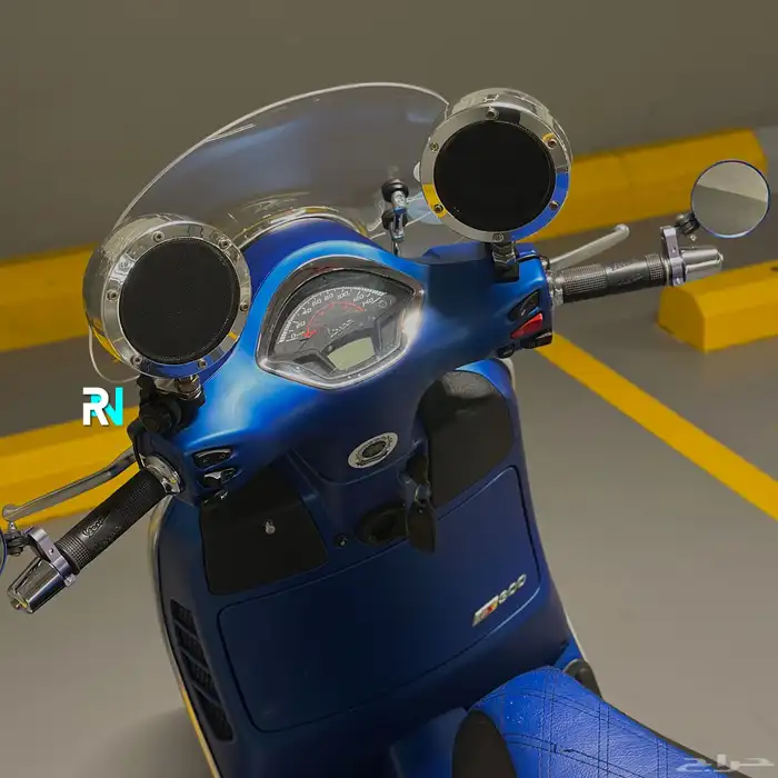 Vespa GTS SUPER SPORT 16