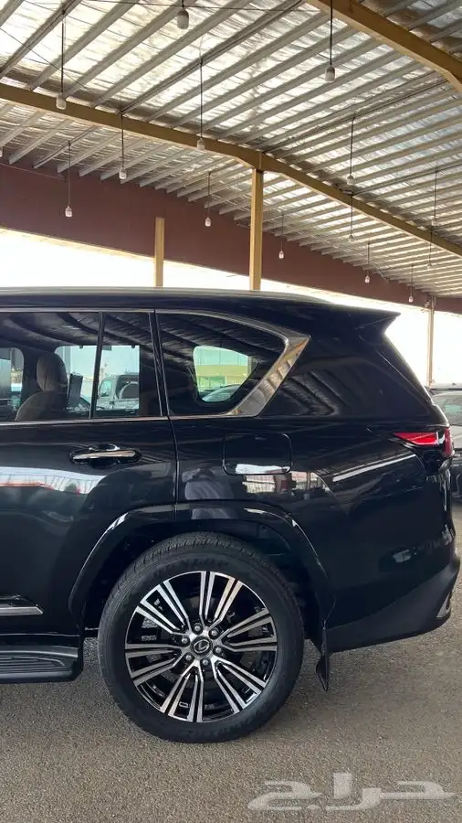 لكزس LX 600 BB سعودي موديل 2024 اخو الوكاله اسود جملي 6