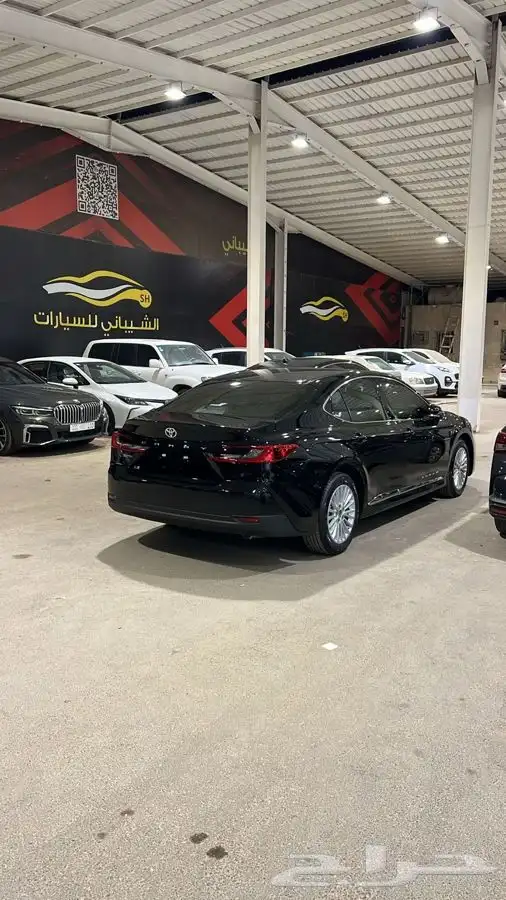 كامري LE اسود بنزين 2025 ب125الف 2