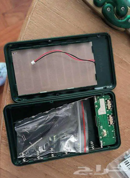 صندوق سعة 6 بطاريات نوع 18650 بنك طاقة واضاءة ب 20 led 7