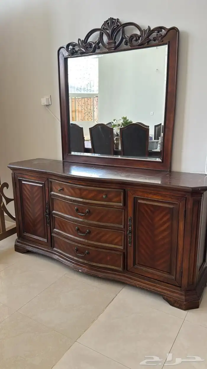 طاولة طعام 8 اشخاص 1