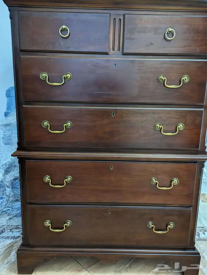 أثاث بحالة ممتازة - خزانة دريكسل - خشب أصلي أمريكي الصنع 0