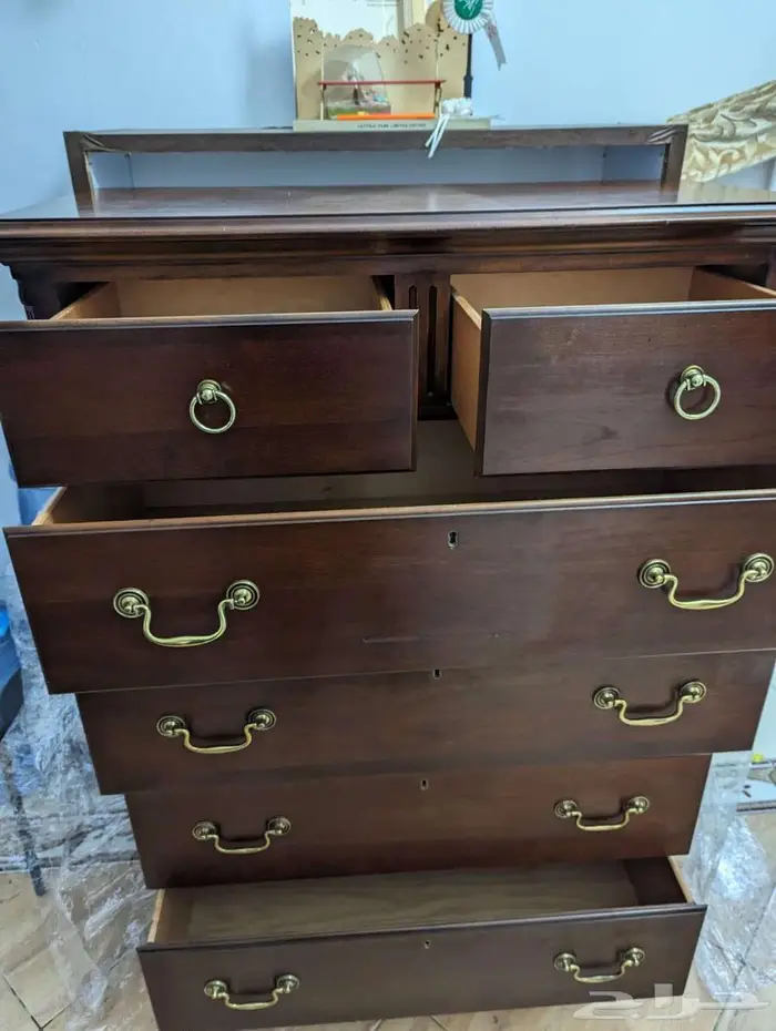 أثاث بحالة ممتازة - خزانة دريكسل - خشب أصلي أمريكي الصنع 1