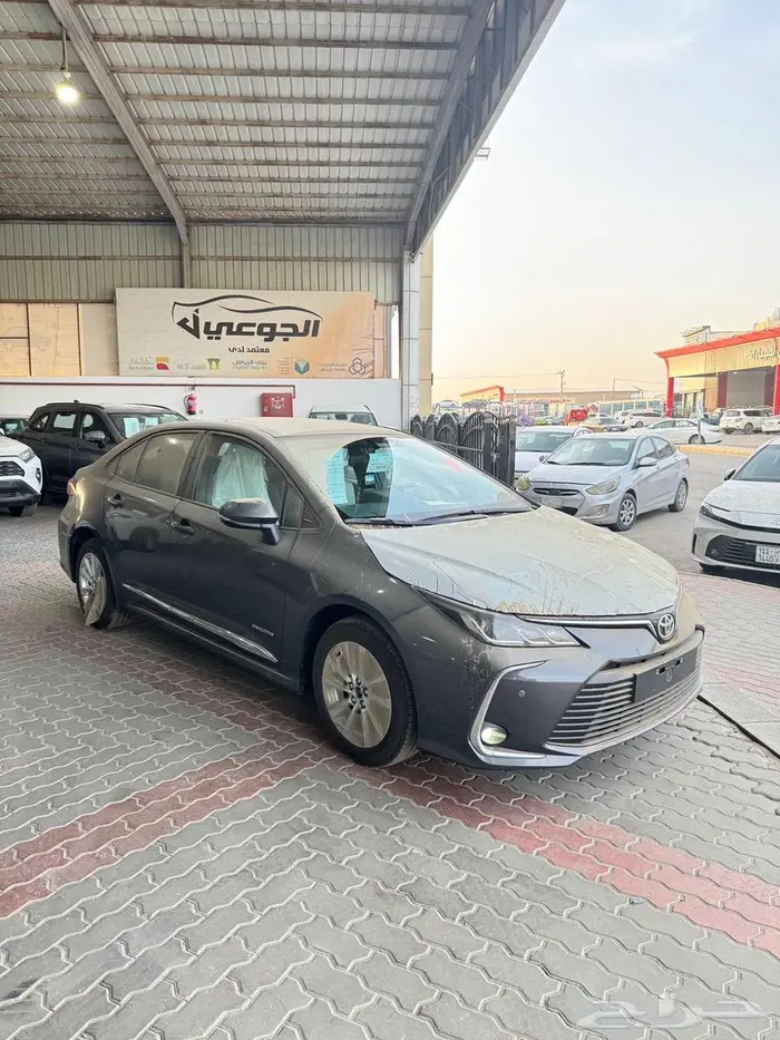 تويوتا كورولا 2025 مطور جنوط رصاصي 9