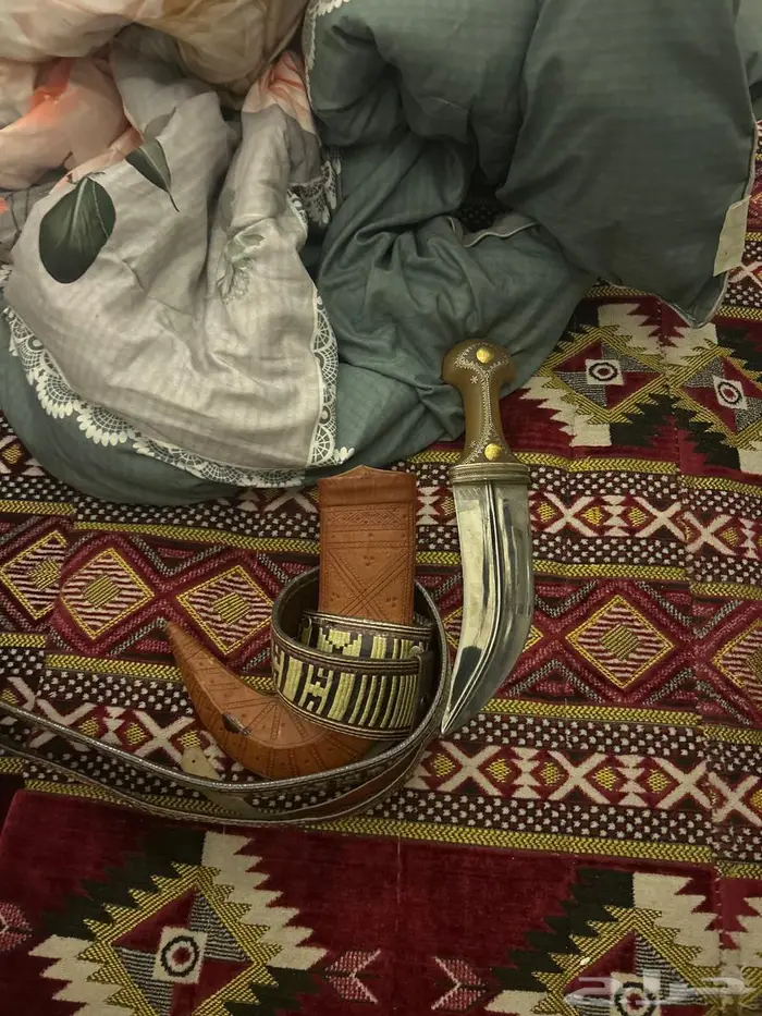 جنبيه للبيع ما اقبل ب اقل من 750 0