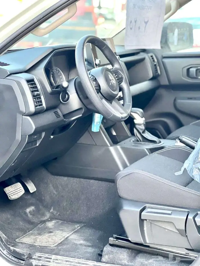 ميتسوبيشي L200 غمارتين دبل نص فل اوتوماتيك 2025 8