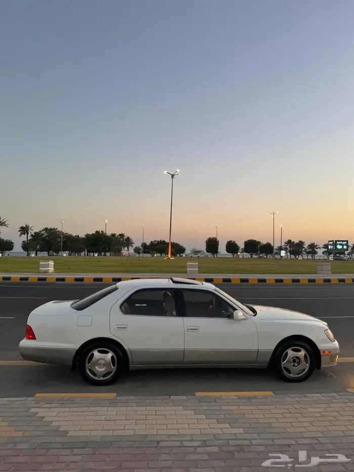 لكزس LS400 مديل 2000 4