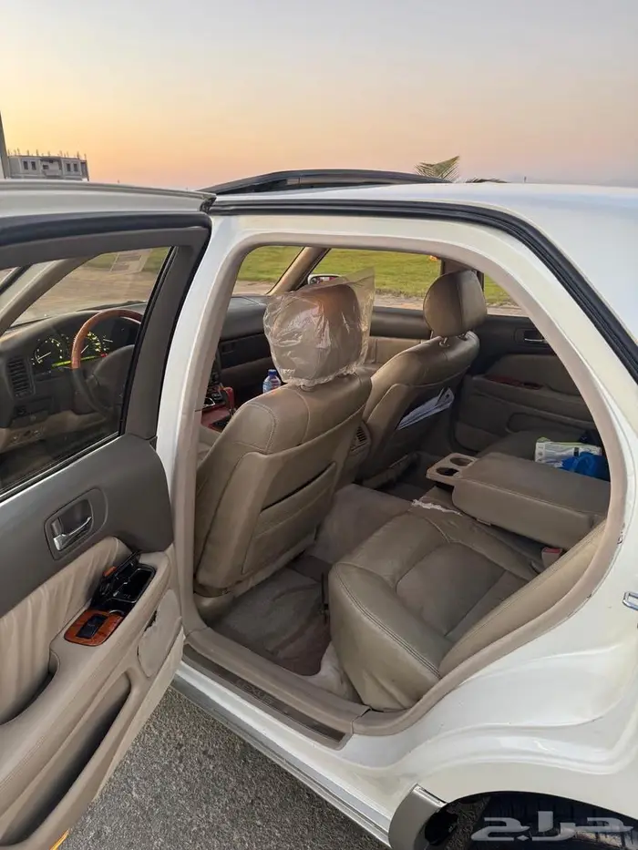 لكزس LS400 مديل 2000 22