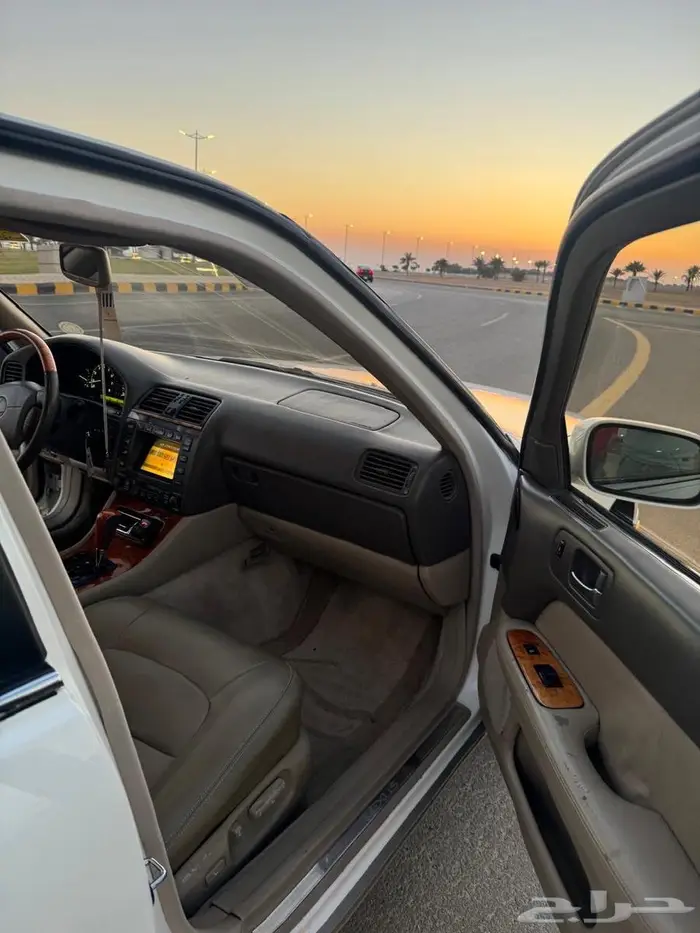 لكزس LS400 مديل 2000 19