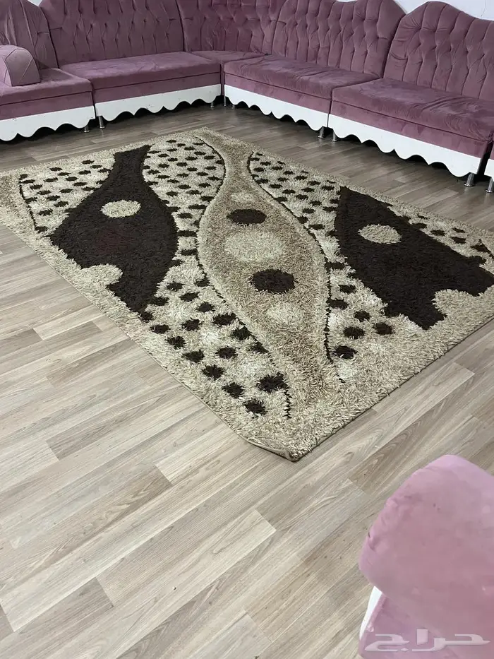 كنب 9 قطع خشب اصلي وبأرجل فضية مع سجاده هديه 3